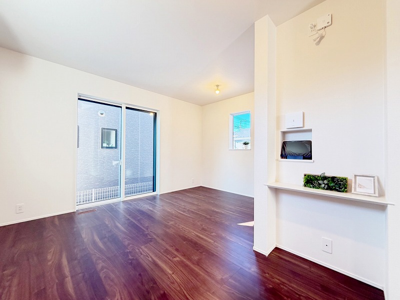 『LDKは家族だんらんをデザイン』広いLDKでは家族が集まり、一緒の時間がすごせる工夫がされております。日常の当たり前のひとコマがいつか一生の宝物になります。