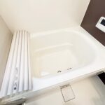 癒しの空間バスルームです。天気に左右されずに洗濯物を乾かせる、浴室乾燥機＆オートバス機能付きです。一日の疲れをお風呂で癒してください。(風呂)