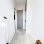 『ただいま！』『おかえり♪』。新居で交わす家族同士の何気ないやり取りがただ何となく嬉しいんです。自分のお家を手に入れた事の喜びが感じられるお客様からの素敵なエピソードです。(内装)