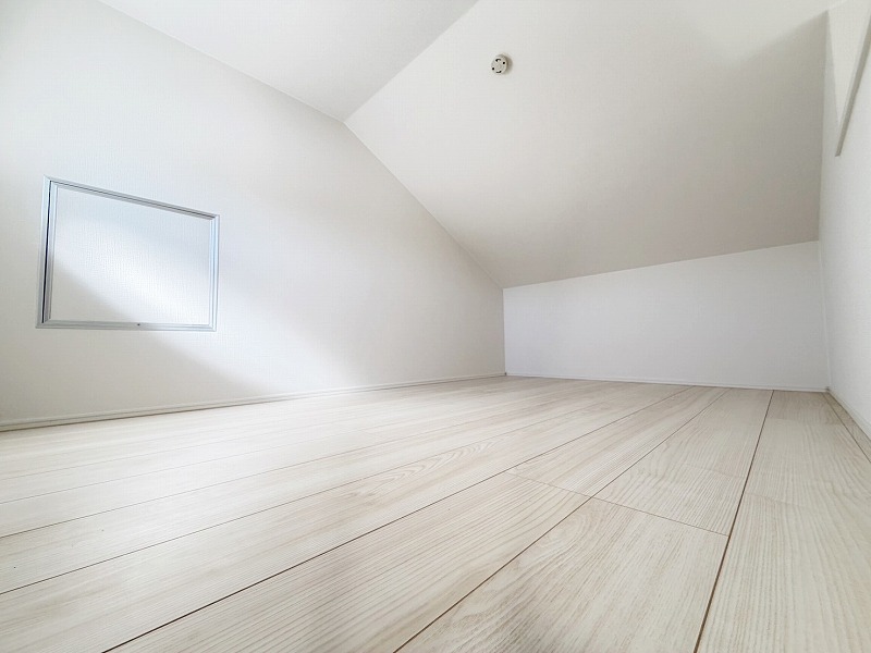 ロフトもあり、収納も充実です。